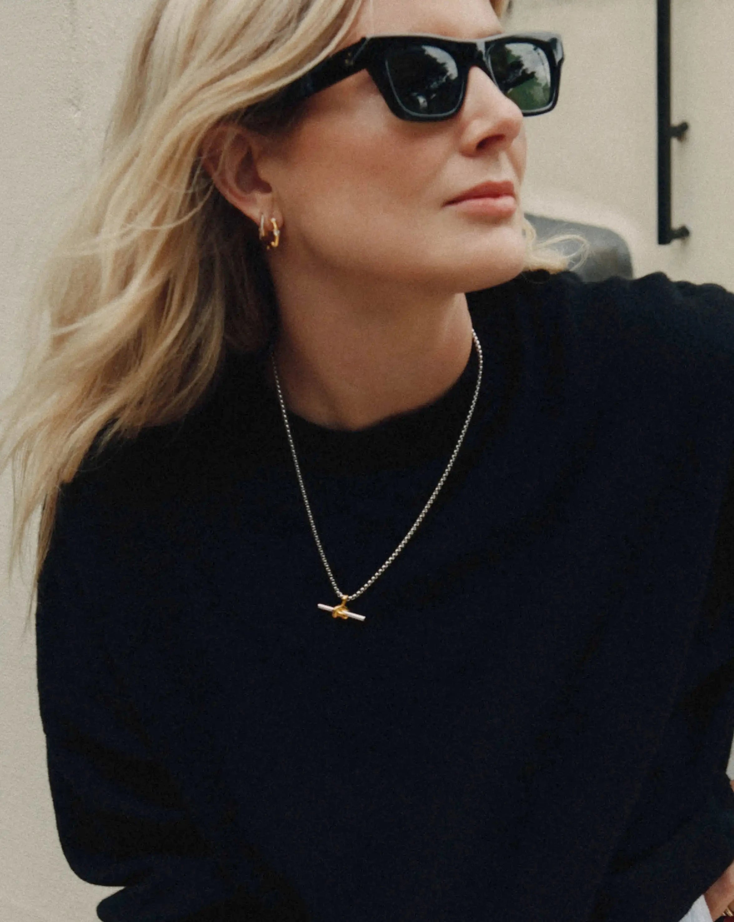Lucy Williams Chunky Knot T-Bar Necklace worn by a customer