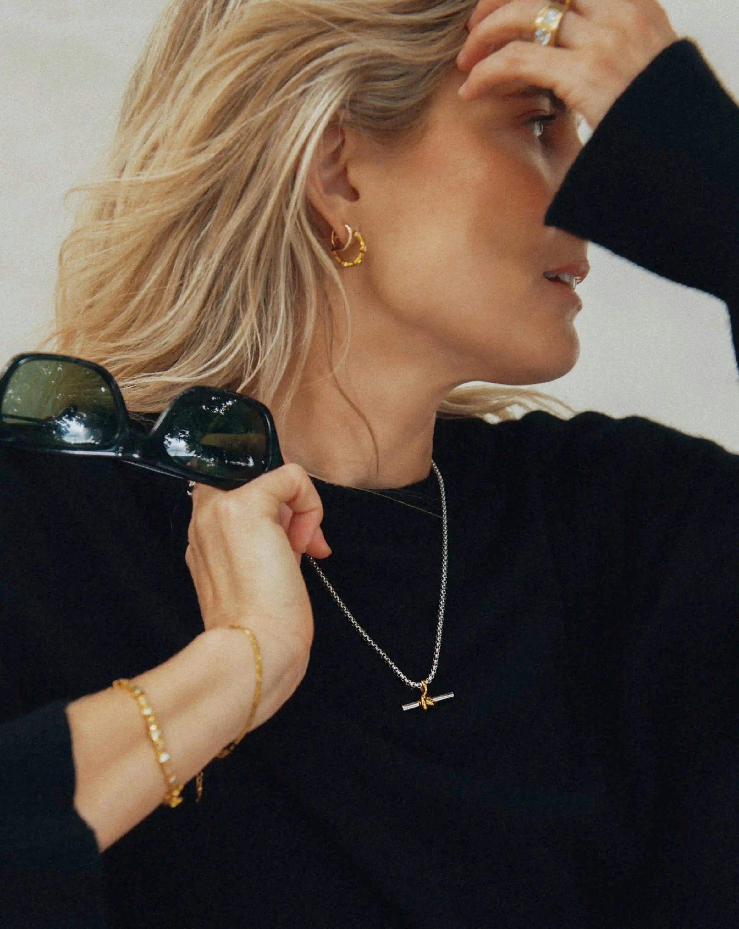 Lucy Williams Chunky Knot T-Bar Necklace worn by a customer